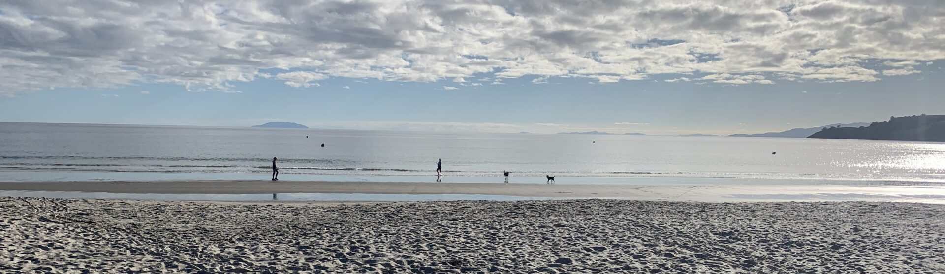 The Ebb and Flow of Onetangi Beach 